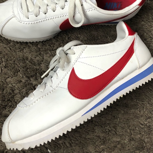Nike Shoes - Classic Nike Cortez